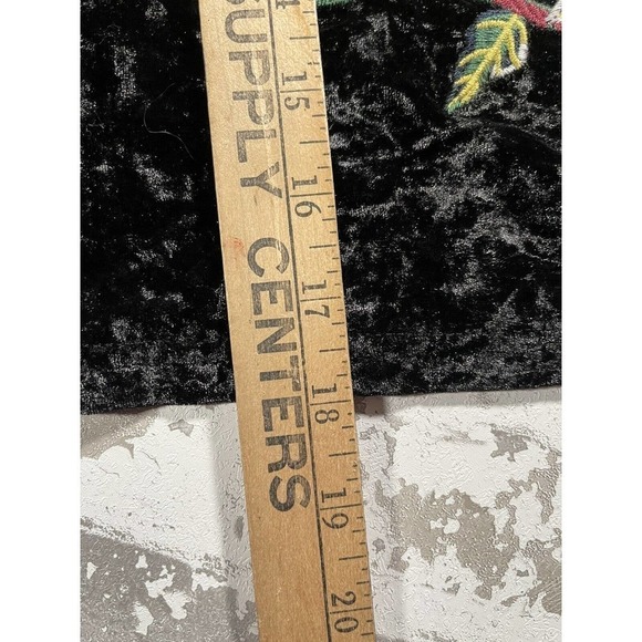 Chelsie & Violet Velvet Embroidery Roses Black T Shirt Top Size Large - Picture 4 of 8